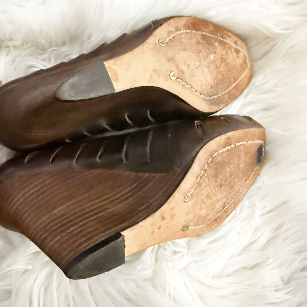 FRYE | Gwen Wedge Sandals Brown Leather Ankle Strap Peep Toe Heels | Size 6 - Picture 4 of 9